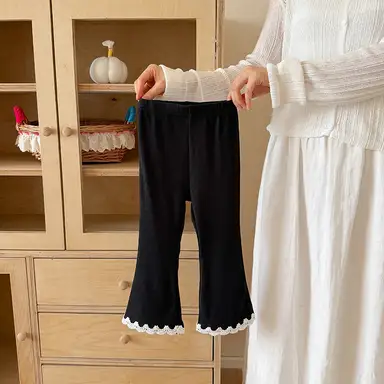 ブラック パンツ