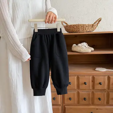 ブラック パンツ