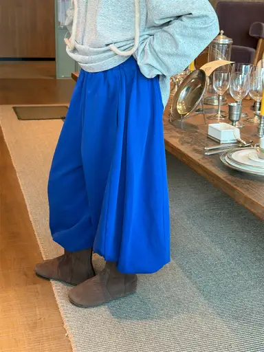 ブルー