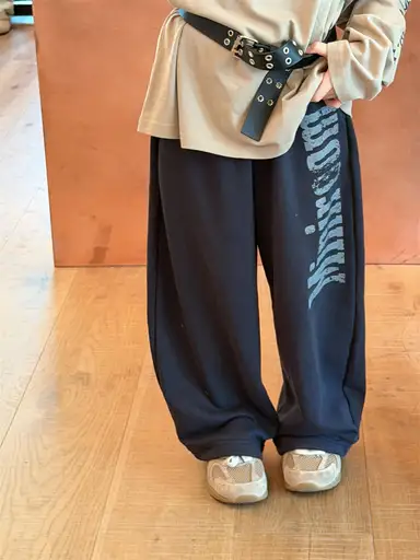 ネイビー