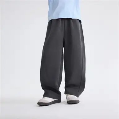 ダークグレー