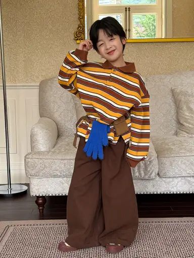イエロー