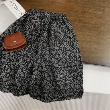 ブラック パンツ
