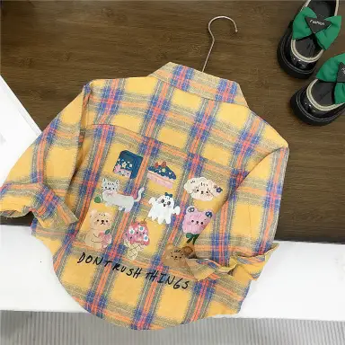 イエロー シャツ