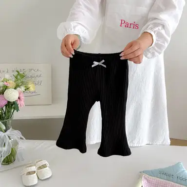 ブラック パンツ