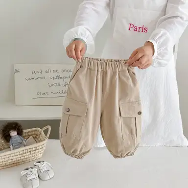 ベージュ パンツ