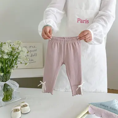 ピンク レギンス