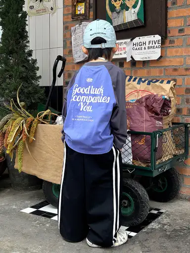 ブルー