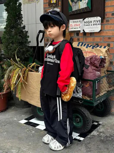 ブラック