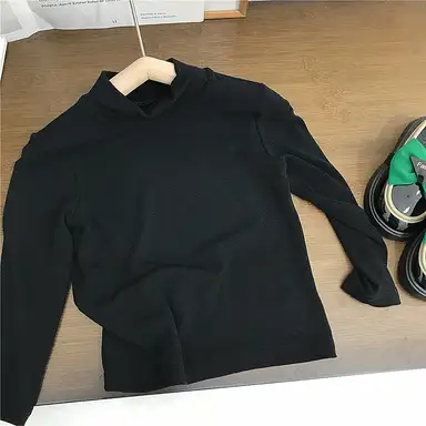 ブラック トップス