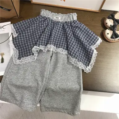 グレー パンツ
