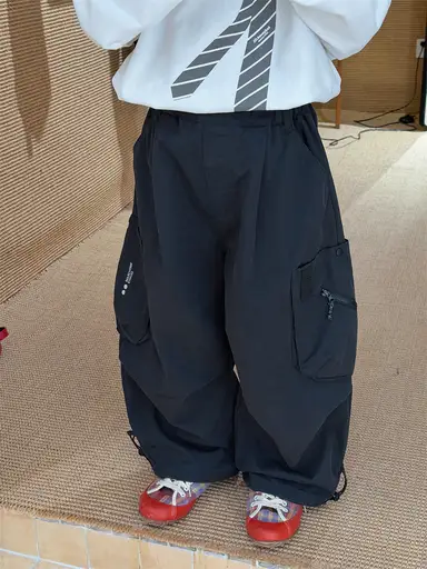 ブラック