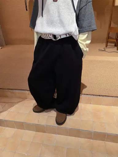 ブラック パンツ