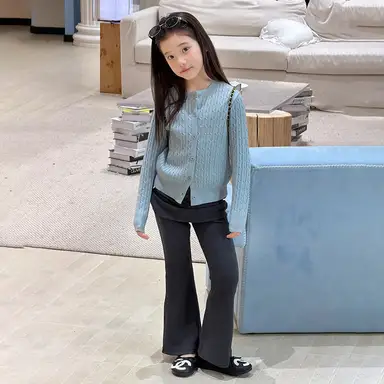 ブルー カーディガン