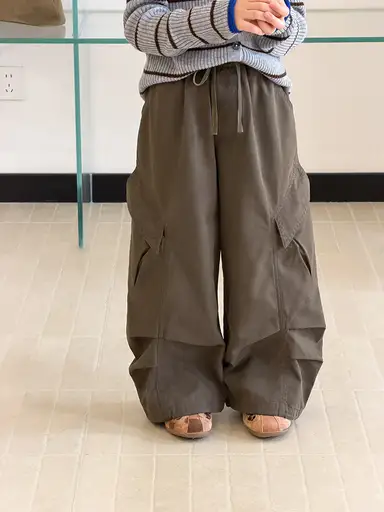 ブラウン パンツ