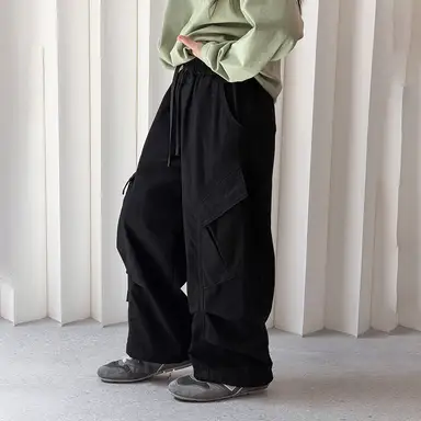 ブラック パンツ