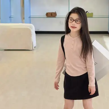 ピンク トップス