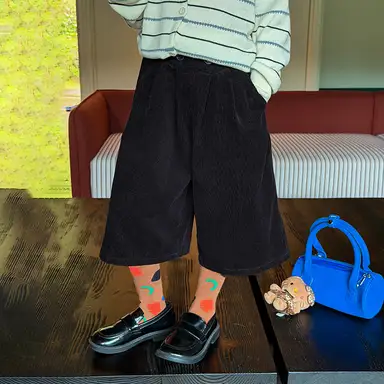 ブラック パンツ