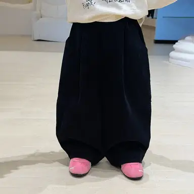 ブラック パンツ