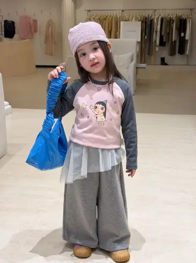ピンク トップス