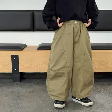 ベージュ パンツ