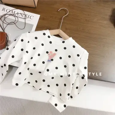 アイボリードット柄トップス
