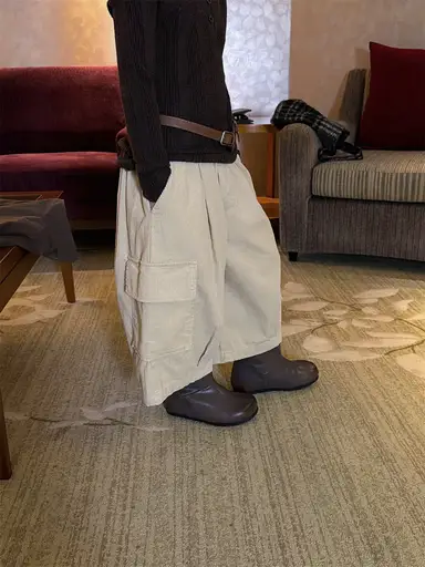 ベージュ パンツ