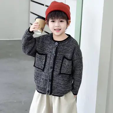 グレー