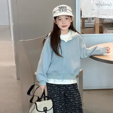 ブルー