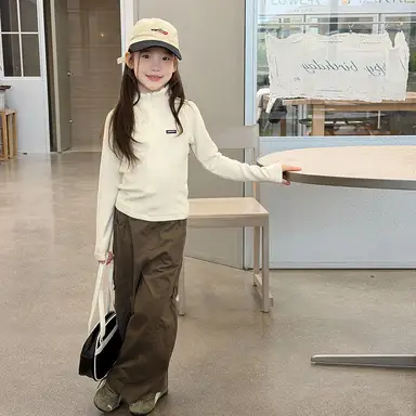 アイボリー