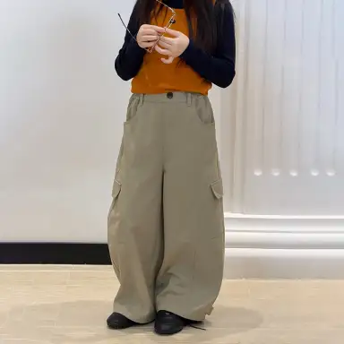 ベージュ