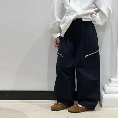 ブラック