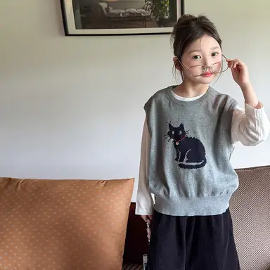 グレー