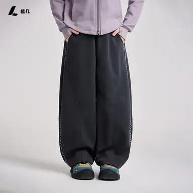 ブラック
