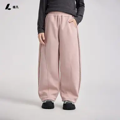 ピンク