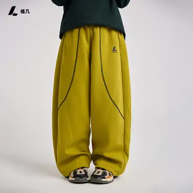 イエロー
