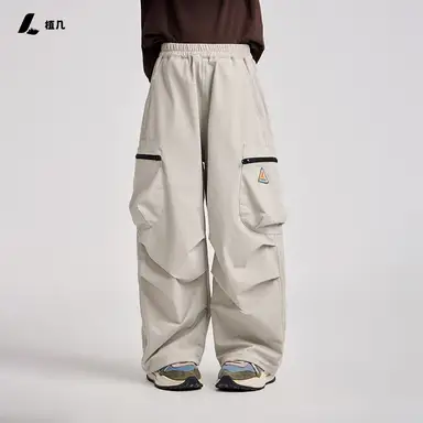 アイボリー