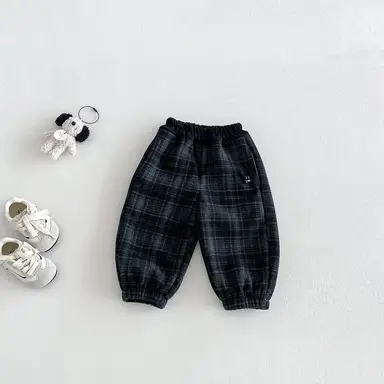 グレー パンツ