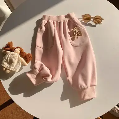 ピンク