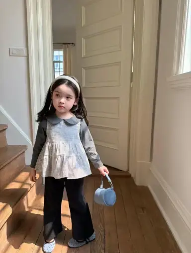 ブラックパンツ
