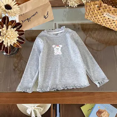グレー