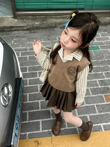 ベージュ