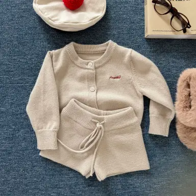 ベージュ カーディガン＋ショートパンツセット