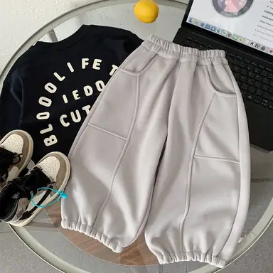 グレー パンツ