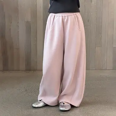 ピンク