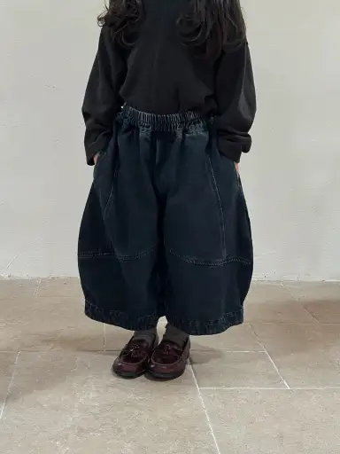 ブラック
