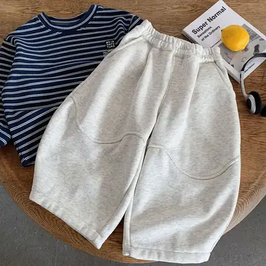 グレー パンツ
