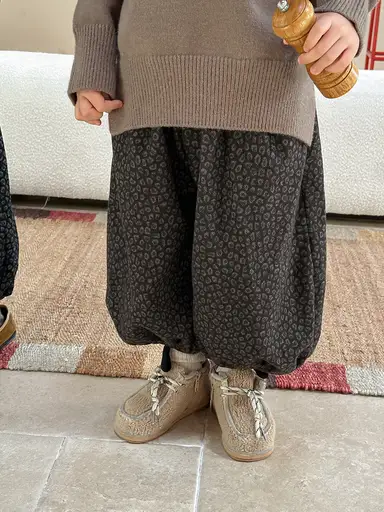 ブラウン
