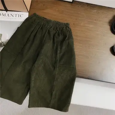 グリーンパンツ