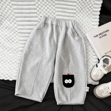 グレー